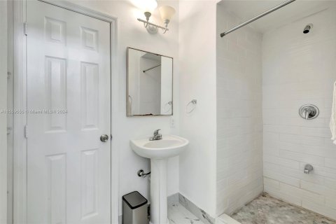 Townhouse in Doral, Florida 3 bedrooms, 193.24 sq.m. № 1081292 - photo 28