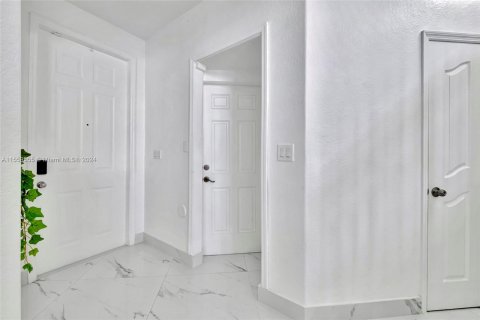 Townhouse in Doral, Florida 3 bedrooms, 193.24 sq.m. № 1081292 - photo 26