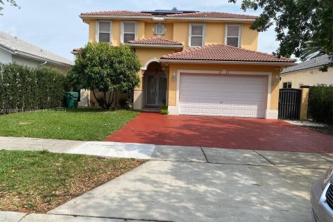 Casa en venta en Miami Lakes, Florida, 4 dormitorios, 253.81 m2 № 1081248 - foto 1