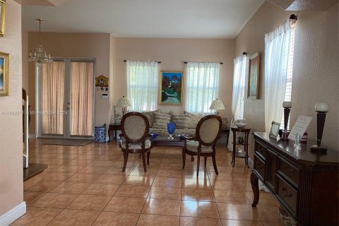 Casa en venta en Miami Lakes, Florida, 4 dormitorios, 253.81 m2 № 1081248 - foto 3