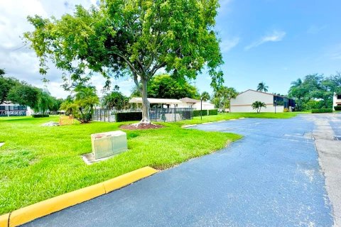 Townhouse in Davie, Florida 2 bedrooms, 123.37 sq.m. № 1315900 - photo 13