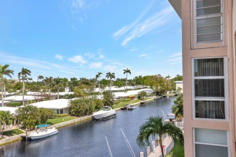 Condo in Lauderdale-by-the-Sea, Florida, 2 bedrooms  № 1096349 - photo 19