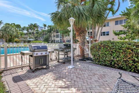 Condo in Lauderdale-by-the-Sea, Florida, 2 bedrooms  № 1096349 - photo 28