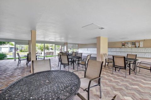 Condo in Lauderdale-by-the-Sea, Florida, 2 bedrooms  № 1096349 - photo 25