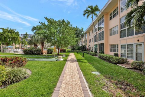 Condo in Lauderdale-by-the-Sea, Florida, 2 bedrooms  № 1096349 - photo 26