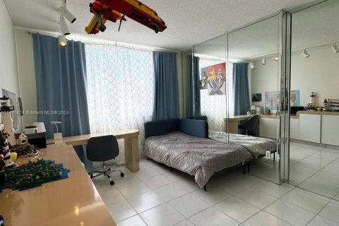 Condo in Sunny Isles Beach, Florida, 2 bedrooms  № 1228928 - photo 15