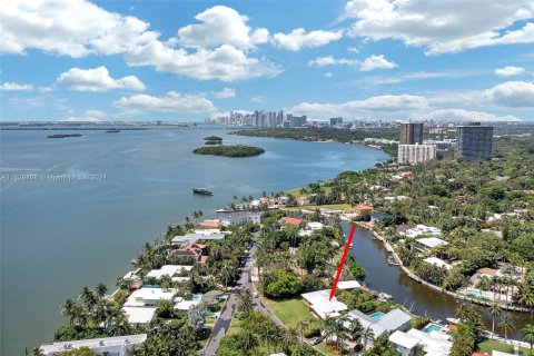 Terreno en venta en Miami, Florida № 1290671 - foto 1