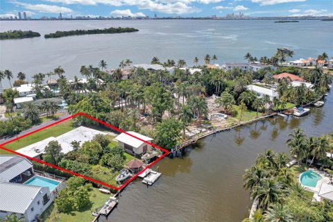 Terreno en venta en Miami, Florida № 1290671 - foto 8