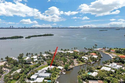 Terreno en venta en Miami, Florida № 1290671 - foto 13