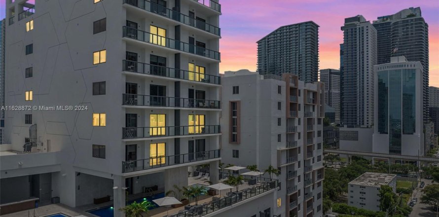 Condo in Miami, Florida, 1 bedroom  № 1290672