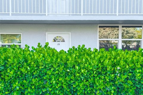 Condo in Oakland Park, Florida, 2 bedrooms  № 1358574 - photo 17