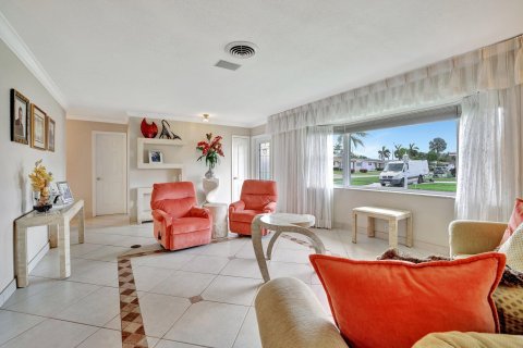 House in Dania Beach, Florida 3 bedrooms, 223.43 sq.m. № 1118079 - photo 18