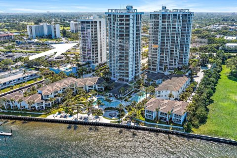 Condo in North Palm Beach, Florida, 3 bedrooms  № 1118118 - photo 21