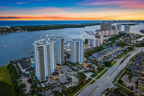 Condo in North Palm Beach, Florida, 3 bedrooms  № 1118118 - photo 4