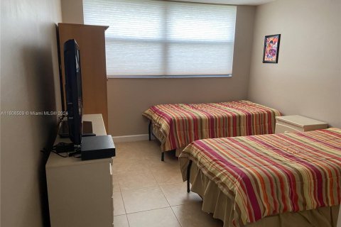 Condo in Weston, Florida, 2 bedrooms  № 1229990 - photo 12