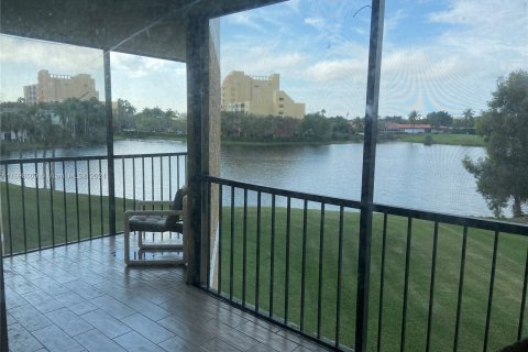 Copropriété à vendre à Weston, Floride: 2 chambres, 114.73 m2 № 1229990 - photo 1