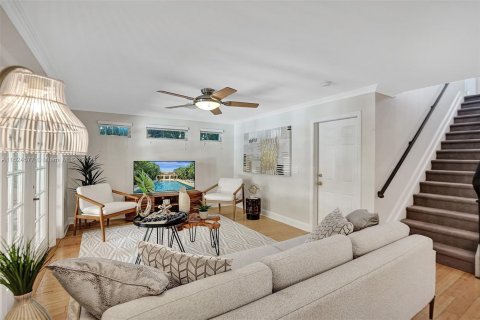 Casa en venta en Wilton Manors, Florida, 3 dormitorios, 148.27 m2 № 1271205 - foto 16