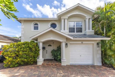 Villa ou maison à vendre à Wilton Manors, Floride: 3 chambres, 148.27 m2 № 1271205 - photo 1