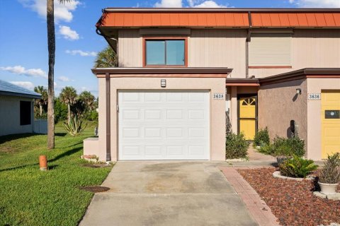 Touwnhouse à vendre à Flagler Beach, Floride: 2 chambres, 128.21 m2 № 1276986 - photo 1