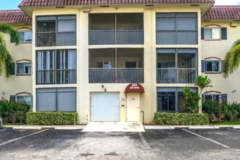 Copropriété à vendre à Pompano Beach, Floride: 1 chambre, 62.24 m2 № 1009636 - photo 1