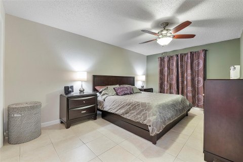 Copropriété à vendre à Pompano Beach, Floride: 1 chambre, 62.24 m2 № 1009636 - photo 11