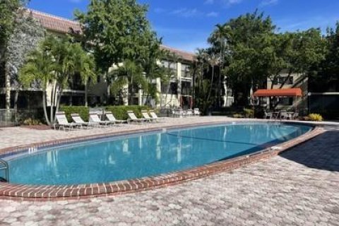 Condo in Pompano Beach, Florida, 1 bedroom  № 1009636 - photo 7