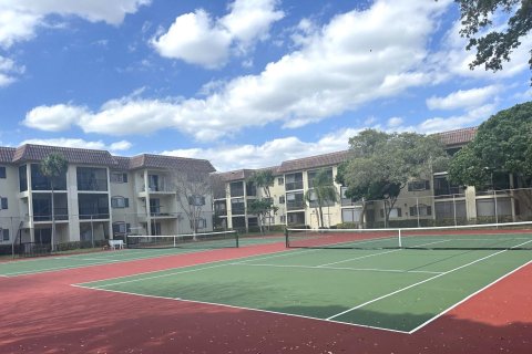 Condo in Pompano Beach, Florida, 1 bedroom  № 1009636 - photo 6