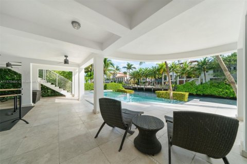 House in Miami, Florida 6 bedrooms, 888.24 sq.m. № 1155146 - photo 18