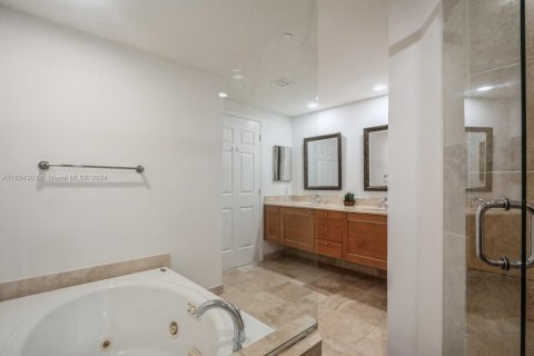 Copropriété à vendre à Fort Lauderdale, Floride: 2 chambres, 137.03 m2 № 1304988 - photo 17