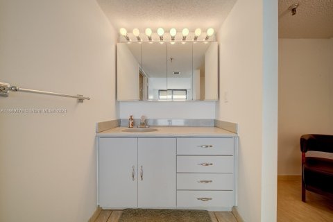 Condominio en venta en Miami Beach, Florida, 2 dormitorios, 101.08 m2 № 1400103 - foto 16