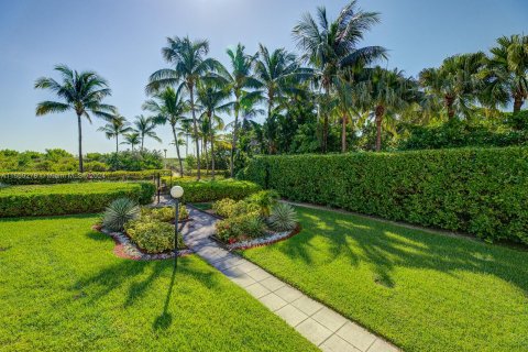 Condo in Miami Beach, Florida, 2 bedrooms  № 1400103 - photo 30