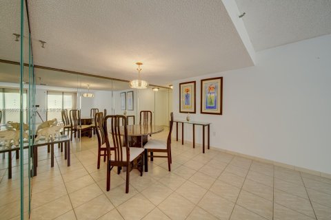 Condominio en venta en Miami Beach, Florida, 2 dormitorios, 101.08 m2 № 1400103 - foto 9