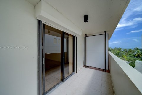 Condominio en venta en Miami Beach, Florida, 2 dormitorios, 101.08 m2 № 1400103 - foto 25