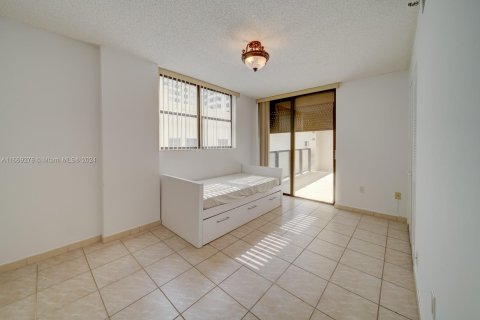 Condominio en venta en Miami Beach, Florida, 2 dormitorios, 101.08 m2 № 1400103 - foto 13