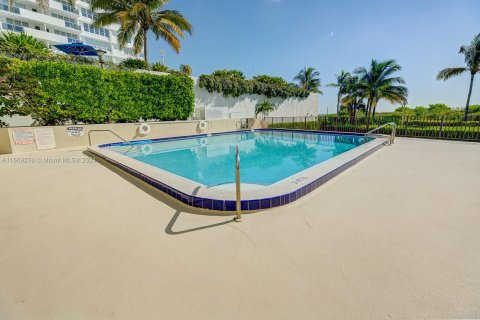 Condominio en venta en Miami Beach, Florida, 2 dormitorios, 101.08 m2 № 1400103 - foto 29