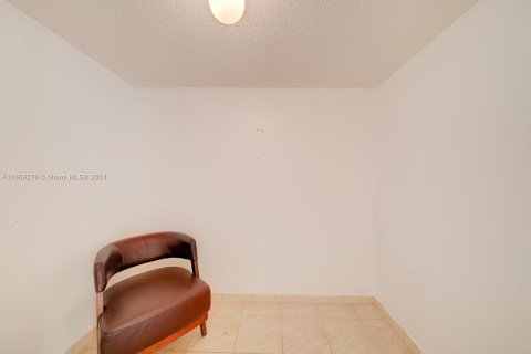 Condominio en venta en Miami Beach, Florida, 2 dormitorios, 101.08 m2 № 1400103 - foto 17