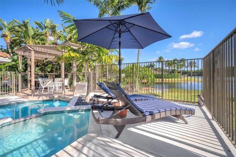 Villa ou maison à vendre à Weston, Floride: 4 chambres, 220.18 m2 № 1138387 - photo 23