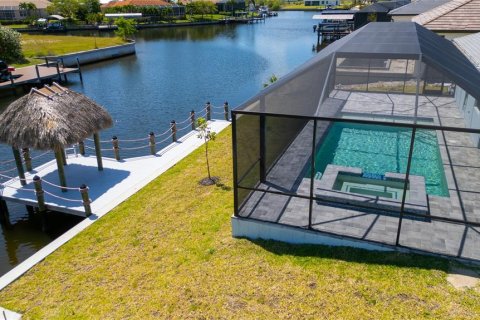 Casa en venta en Cape Coral, Florida, 3 dormitorios, 168.62 m2 № 1386797 - foto 3