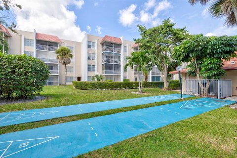 Condominio en venta en Lauderhill, Florida, 1 dormitorio, 67.45 m2 № 1154628 - foto 3