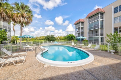 Condo in Lauderhill, Florida, 1 bedroom  № 1154628 - photo 6