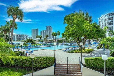 Condominio en alquiler en Hallandale Beach, Florida, 1 dormitorio, 92.9 m2 № 1329525 - foto 7