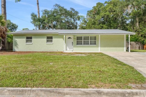 House in Gainesville, Florida 4 bedrooms, 133.04 sq.m. № 1344259 - photo 1