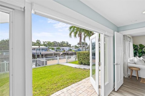 Casa en venta en Saint Petersburg, Florida, 3 dormitorios, 137.59 m2 № 1344257 - foto 21