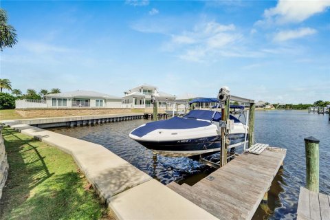 Casa en venta en Apollo Beach, Florida, 3 dormitorios, 379.88 m2 № 1344228 - foto 4