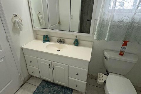 House in West Palm Beach, Florida 1 bedroom, 56.86 sq.m. № 936705 - photo 11