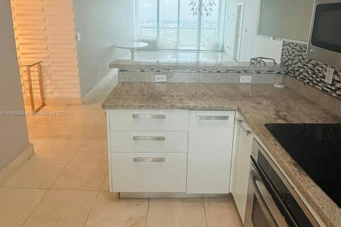 Condominio en venta en Miami, Florida, 2 dormitorios, 109.07 m2 № 1384498 - foto 12