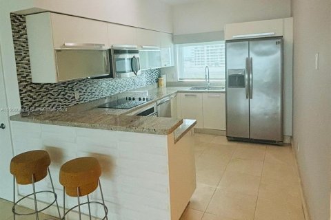 Condominio en venta en Miami, Florida, 2 dormitorios, 109.07 m2 № 1384498 - foto 11