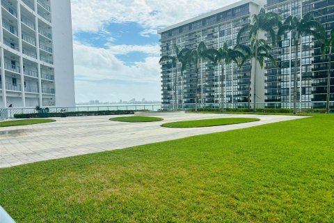 Condominio en venta en Miami, Florida, 2 dormitorios, 109.07 m2 № 1384498 - foto 25