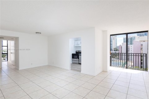 Copropriété à louer à Sunny Isles Beach, Floride: 2 chambres, 83.05 m2 № 1384452 - photo 3