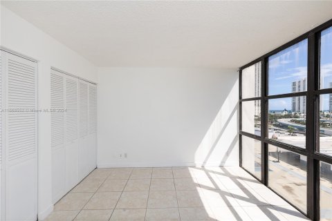 Copropriété à louer à Sunny Isles Beach, Floride: 2 chambres, 83.05 m2 № 1384452 - photo 16